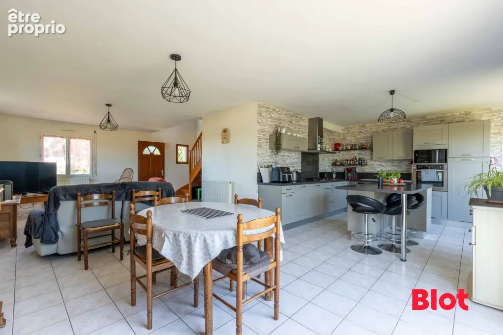 Maison 6 pièces 142 m² à vendre à Chevaigne (35250) - photo 2