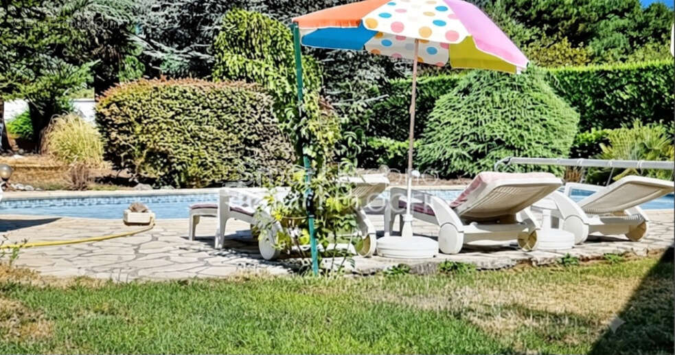 170 m2 de confort sur 1800 m2 de terrain — Saint-Cézaire - photo 5