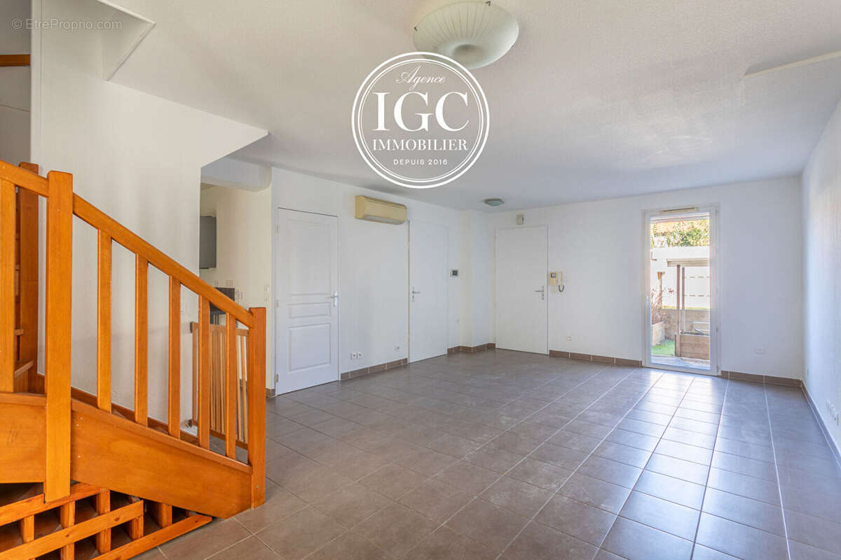 Maison à CHATEAUNEUF-LES-MARTIGUES