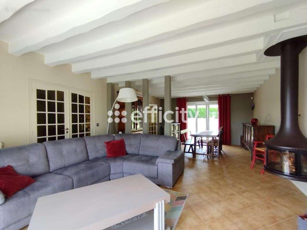 Maison à SAINT-ARNOULT-EN-YVELINES