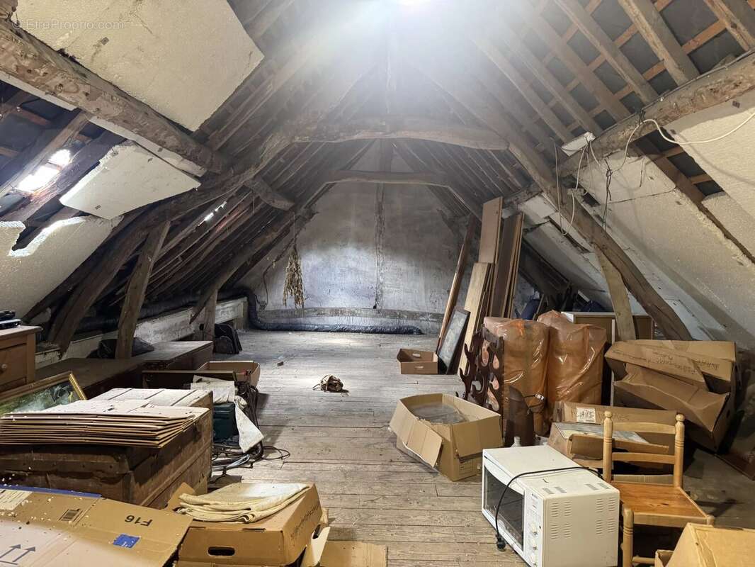 Maison à DOMART-SUR-LA-LUCE