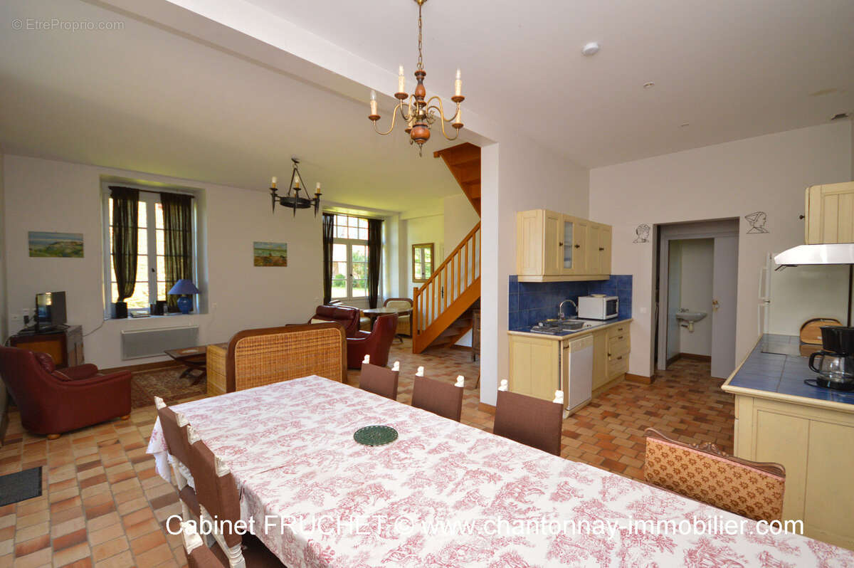 Maison à LES HERBIERS