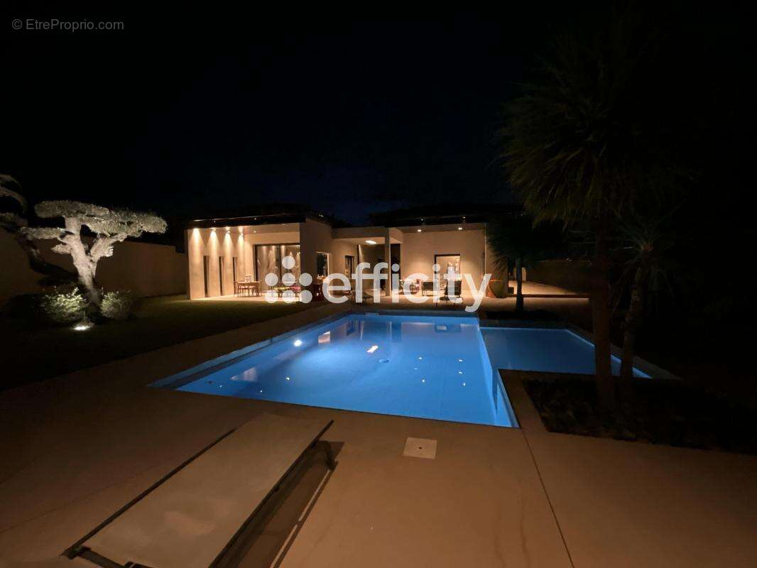 Maison 261 m² à Saint-Lager-Bressac  - photo 31