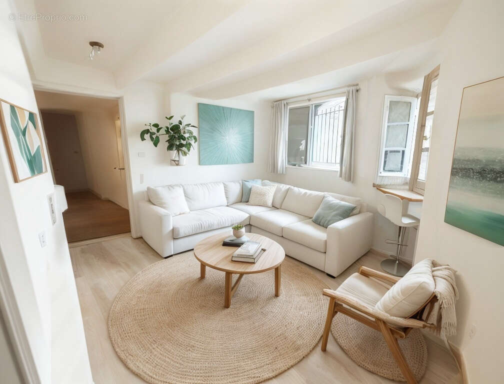 Maison à SAINT-MITRE-LES-REMPARTS