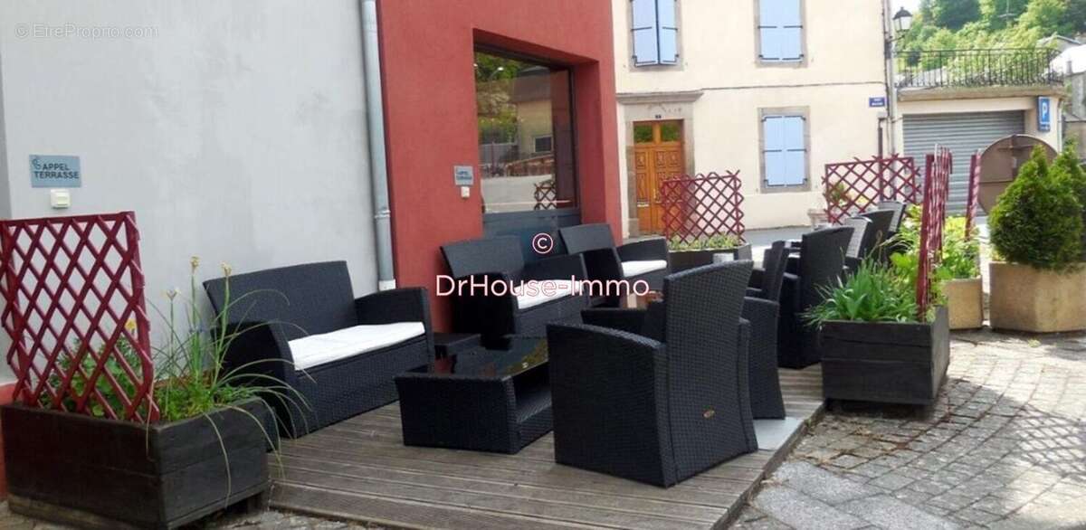 Commerce à PONT-DE-SALARS