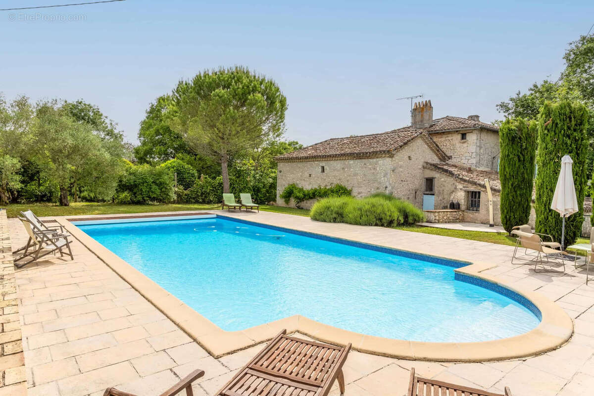 Maison de campagne avec piscine et annexe - photo 2