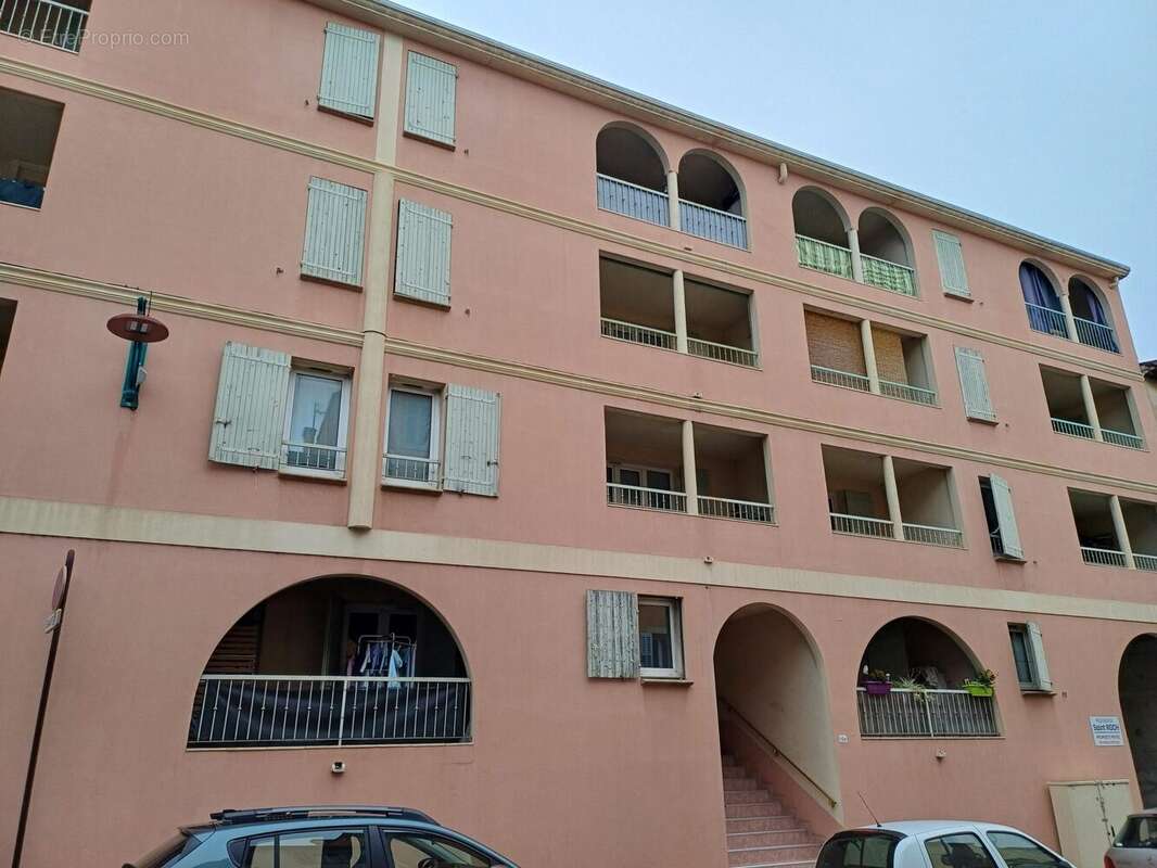 Appartement à LE MUY