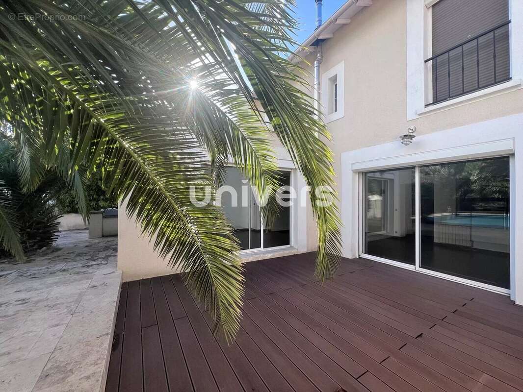 Maison à BOURG-LES-VALENCE