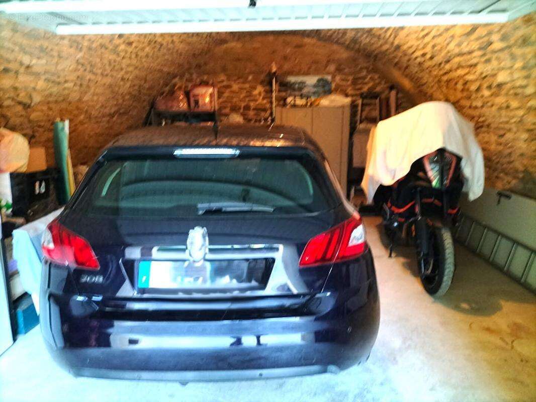 Maison à SAINT-ETIENNE-LES-ORGUES