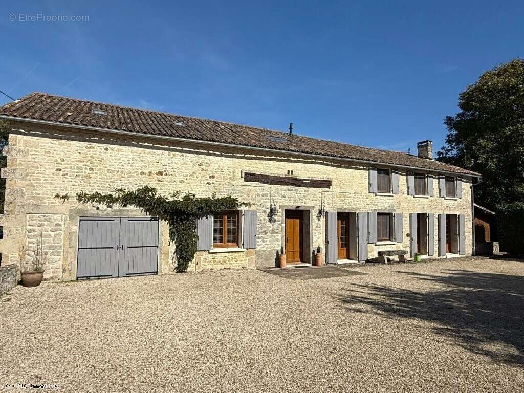 Maison à SAUZE-VAUSSAIS