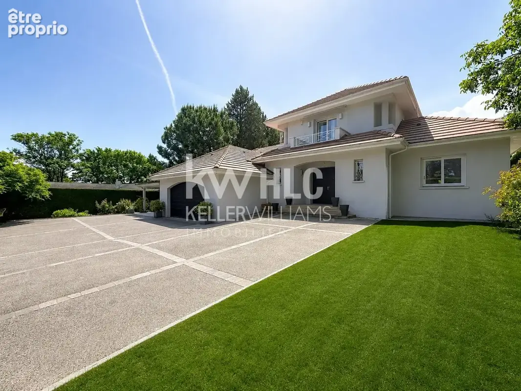 Maison 8 pièces 275 m² à vendre à Divonne-Les-Bains (01220) - photo 3