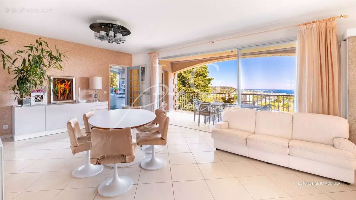 Maison à MANDELIEU-LA-NAPOULE