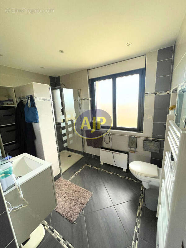 À vendre - Maison familiale à Guern (10 min de Pontivy) - photo 6
