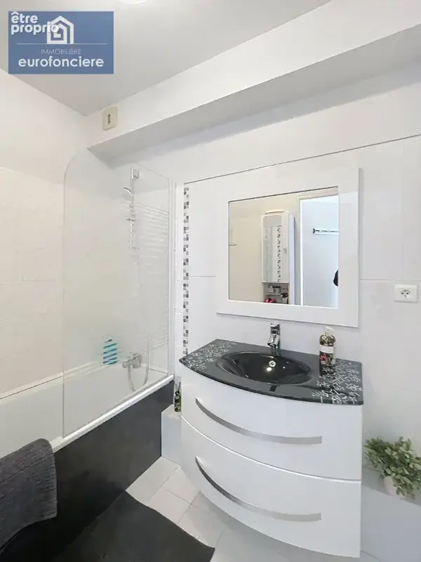 Coup de coeur , bel appartement avec balcon, parking et cave ? proche centre-ville - photo 7