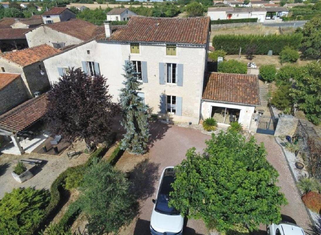 Maison à VERTEUIL-SUR-CHARENTE
