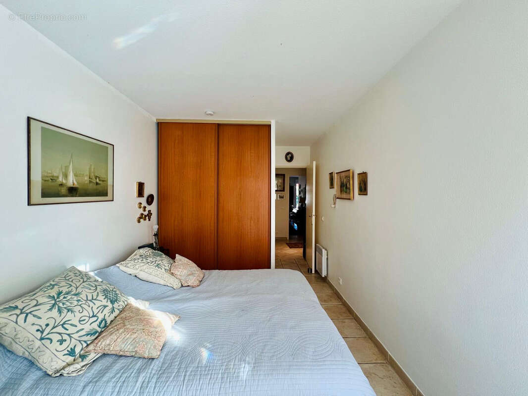 Appartement à SAINT-LAURENT-DU-VAR