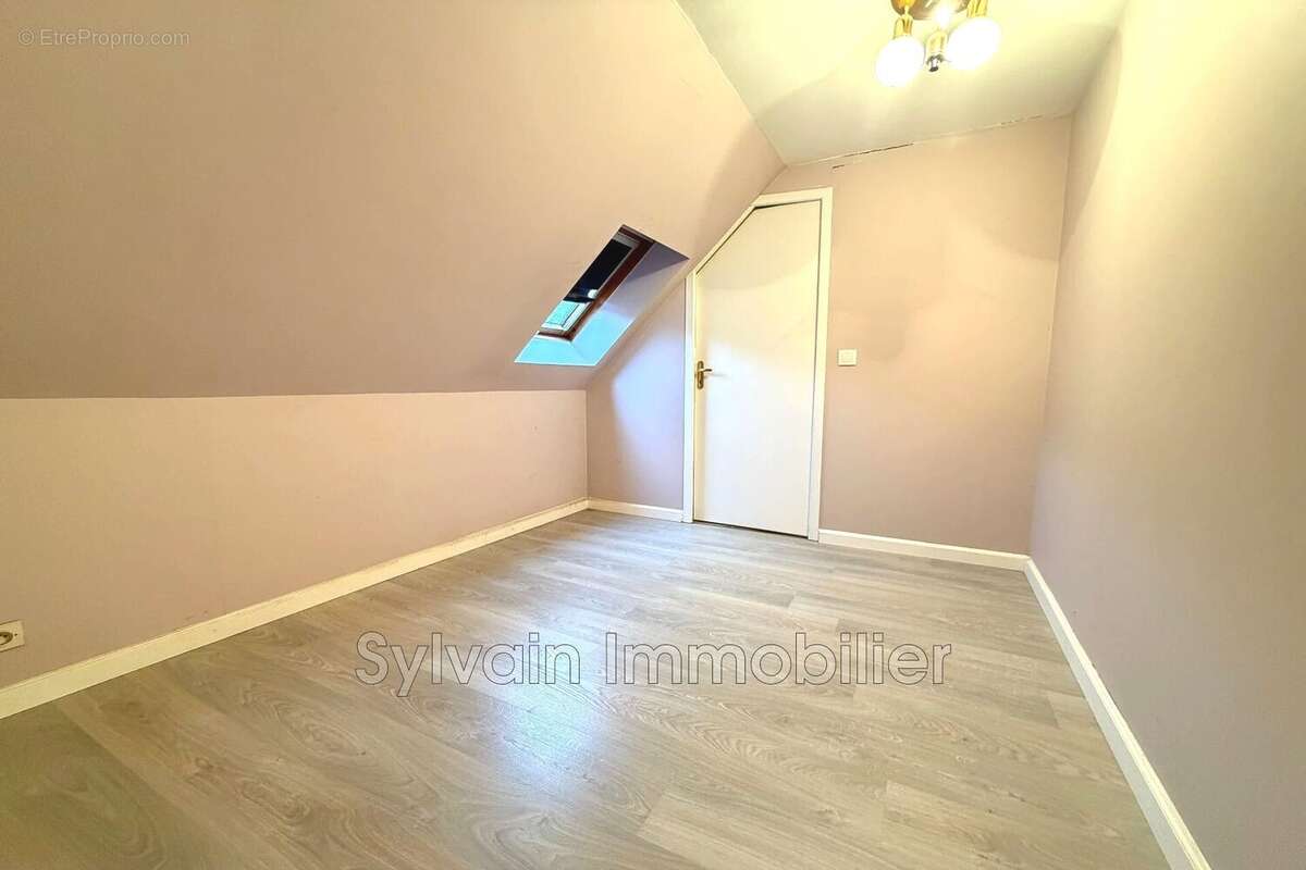 Maison à TROISSEREUX