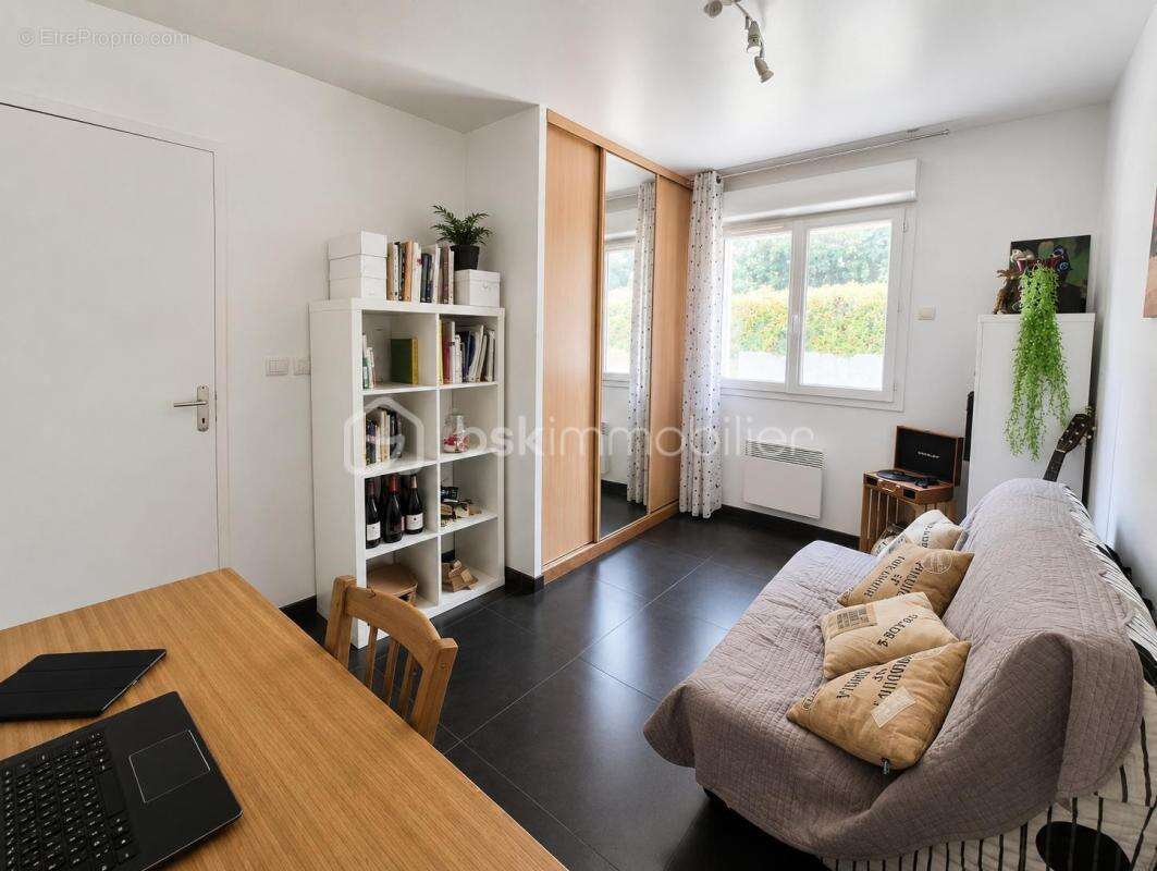  Coup de cœur assuré – Maison familiale sur sous-sol complet, piscine et grand jardin - photo 10