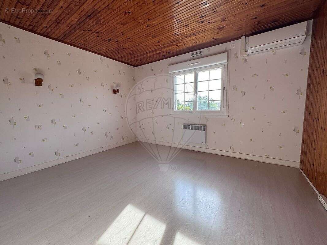 Maison à COULANGES-LES-NEVERS