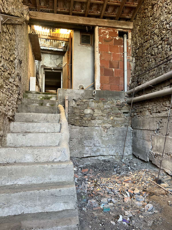 Maison à VILLESISCLE