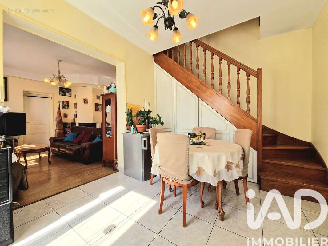 Photo 3 - Maison à LIVRY-GARGAN