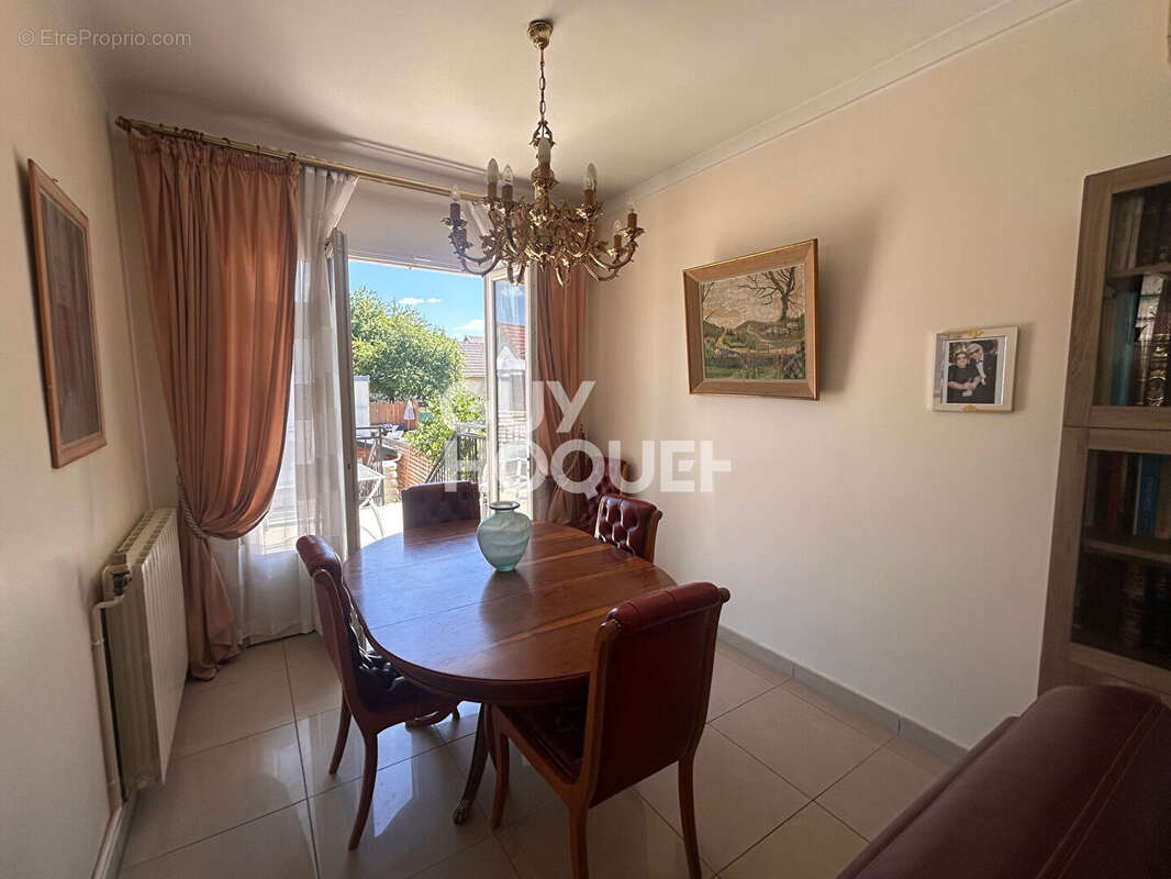 Maison à LES PAVILLONS-SOUS-BOIS