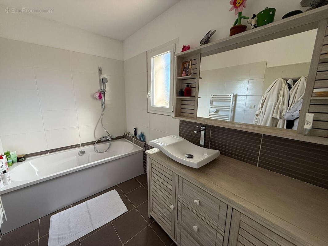 Maison à JONQUERETTES