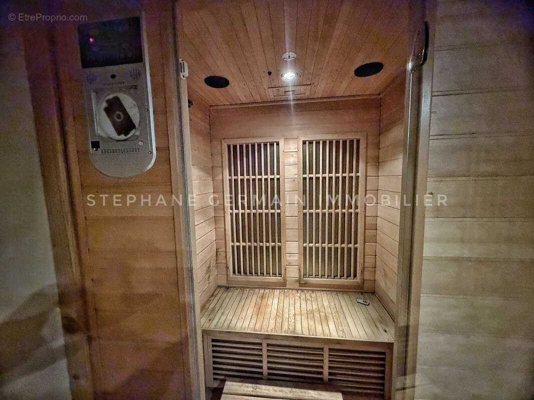 Maison à DEMI-QUARTIER