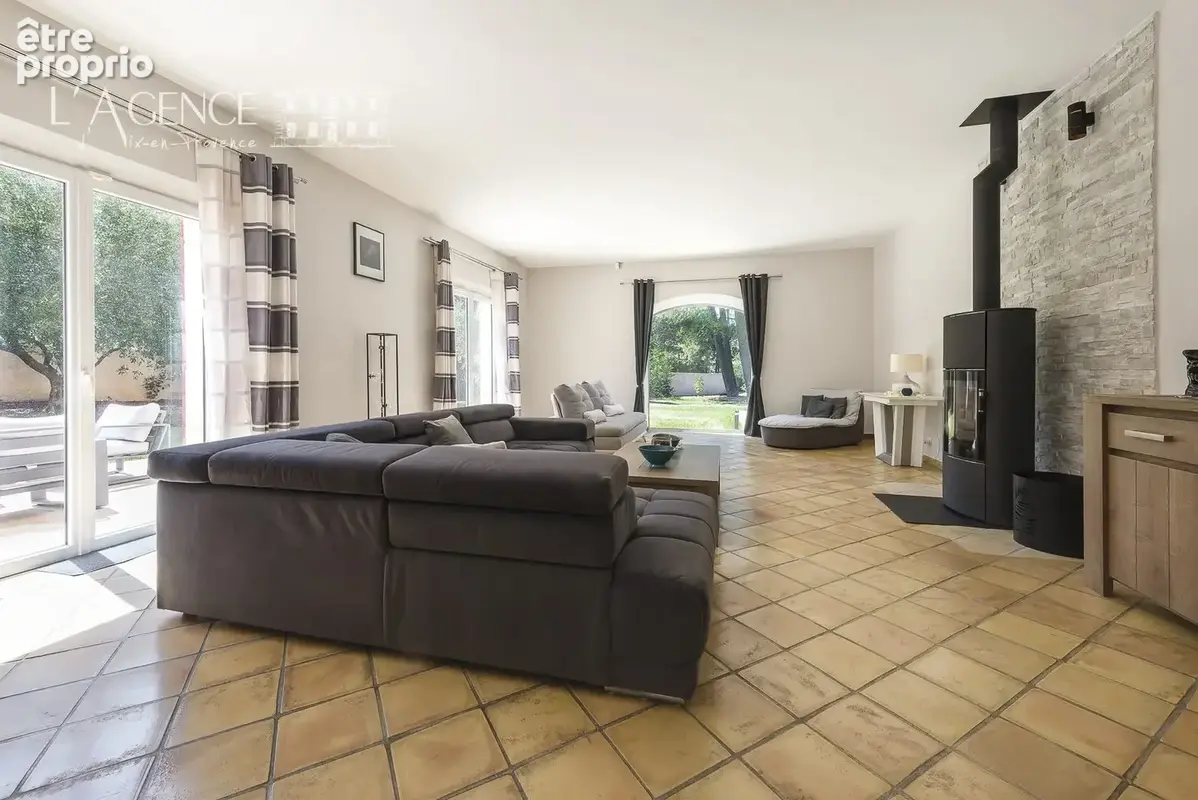Maison 207 m² à Aix-En-Provence  - photo 6