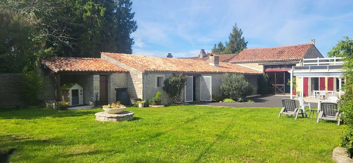 Maison à VINAX