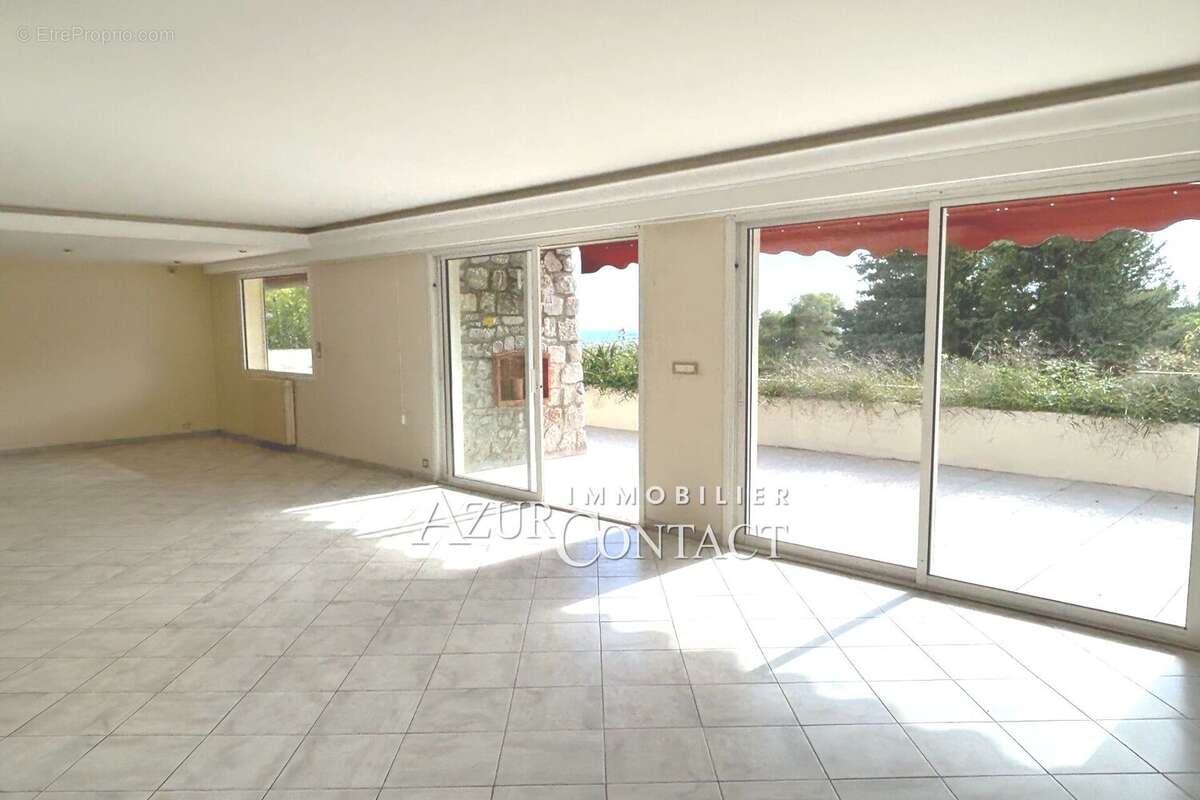 Appartement à MOUGINS