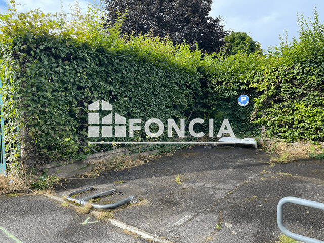 Parking à VITRY-SUR-SEINE