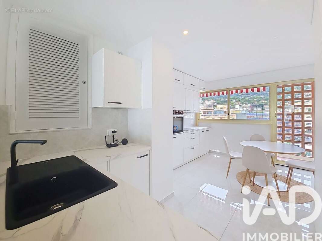 Photo 8 - Appartement à ROQUEBRUNE-CAP-MARTIN