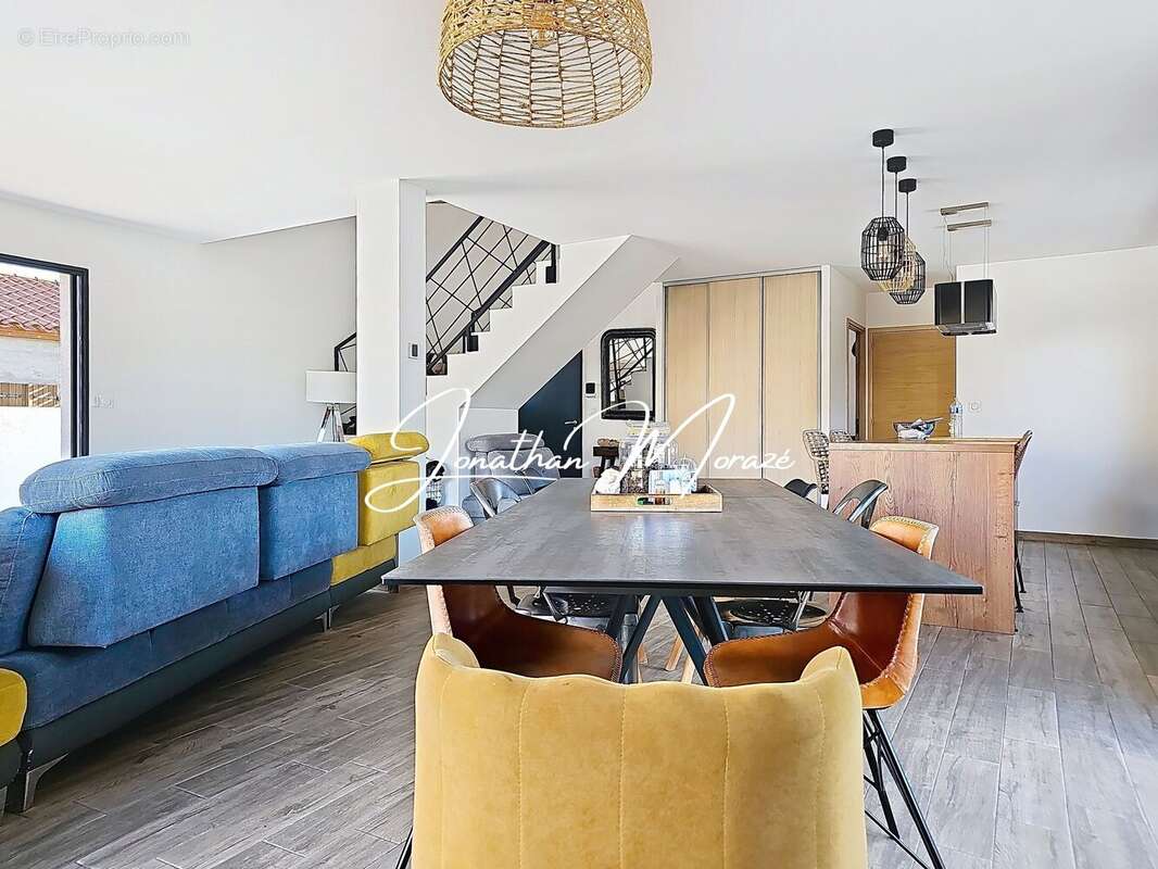 Maison à PEZILLA-LA-RIVIERE