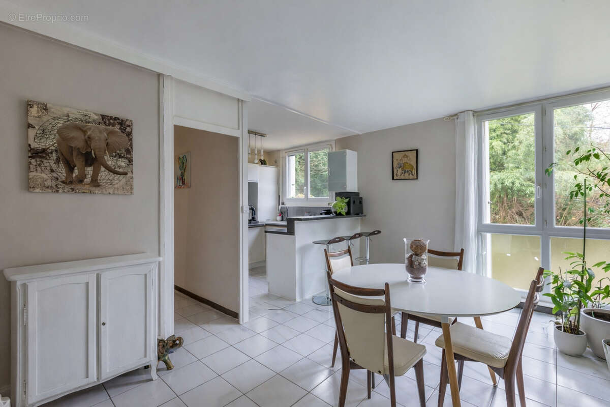 Appartement à COLLONGES-AU-MONT-D'OR