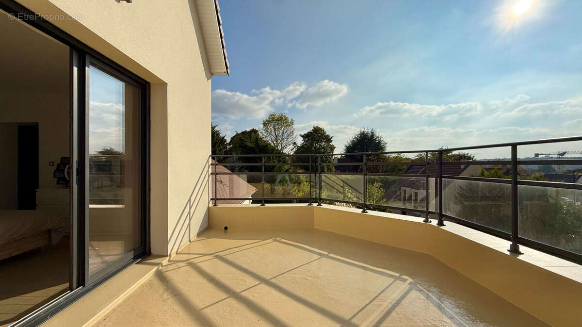 Maison à SAINTRY-SUR-SEINE