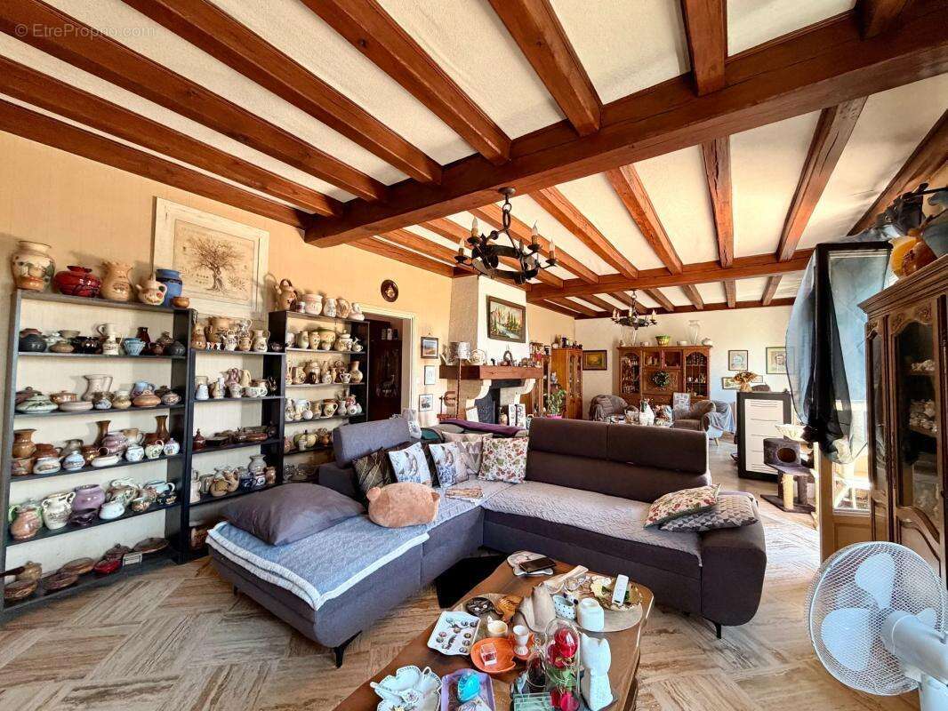 Maison de 5 pièces de 164 m² situé à Irais - photo 6