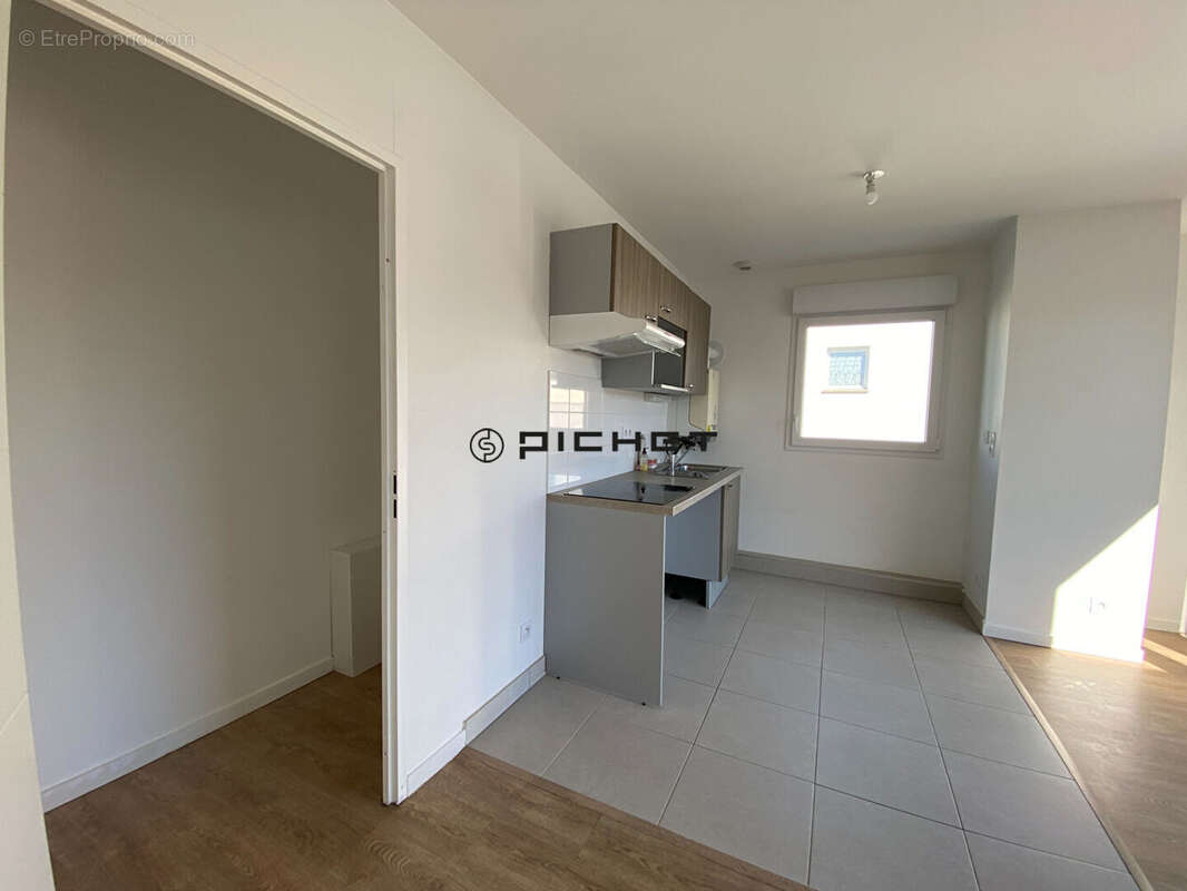 Appartement à BRUYERES-LE-CHATEL