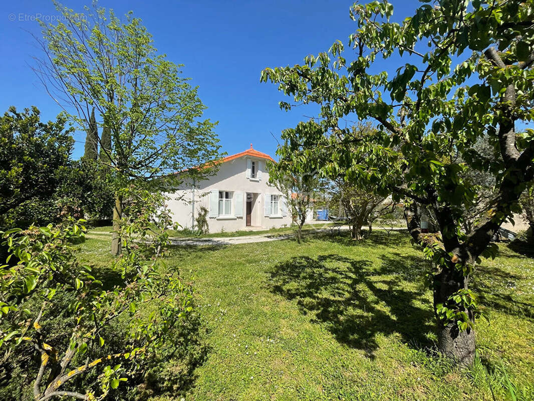Maison à MONTEUX