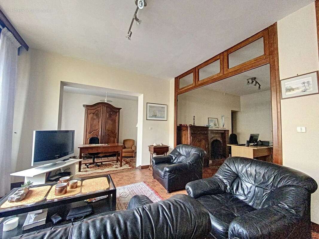 Maison à LE BUISSON-DE-CADOUIN