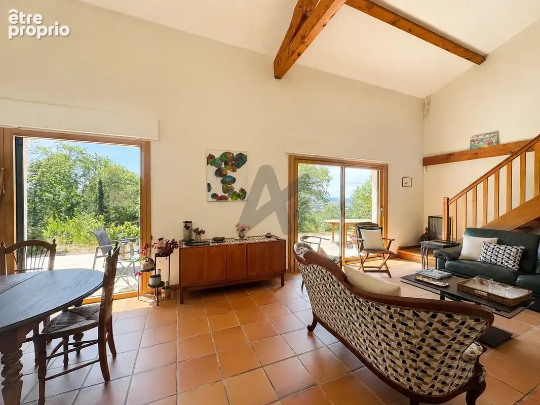 Maison familiale de 205 m2 dans un environnement privilégié à Limonest - photo 10
