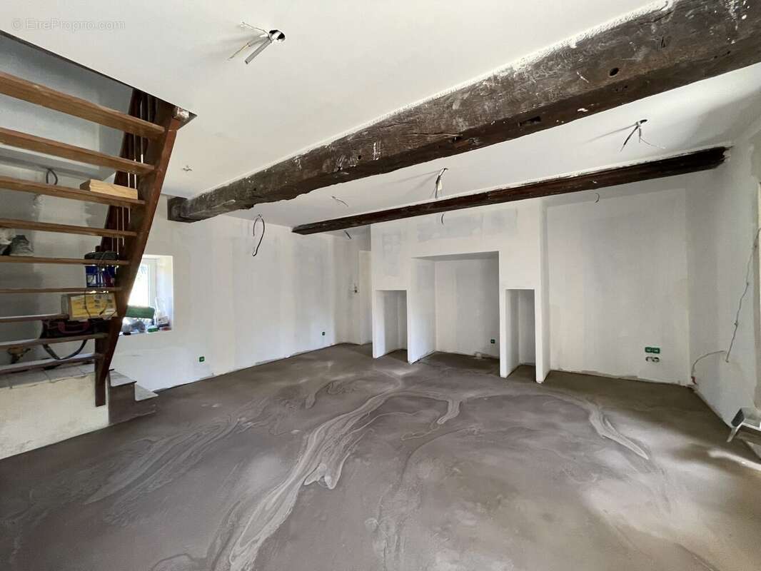 Maison 100 m² à Ambrieres-Les-Vallees  - photo 4