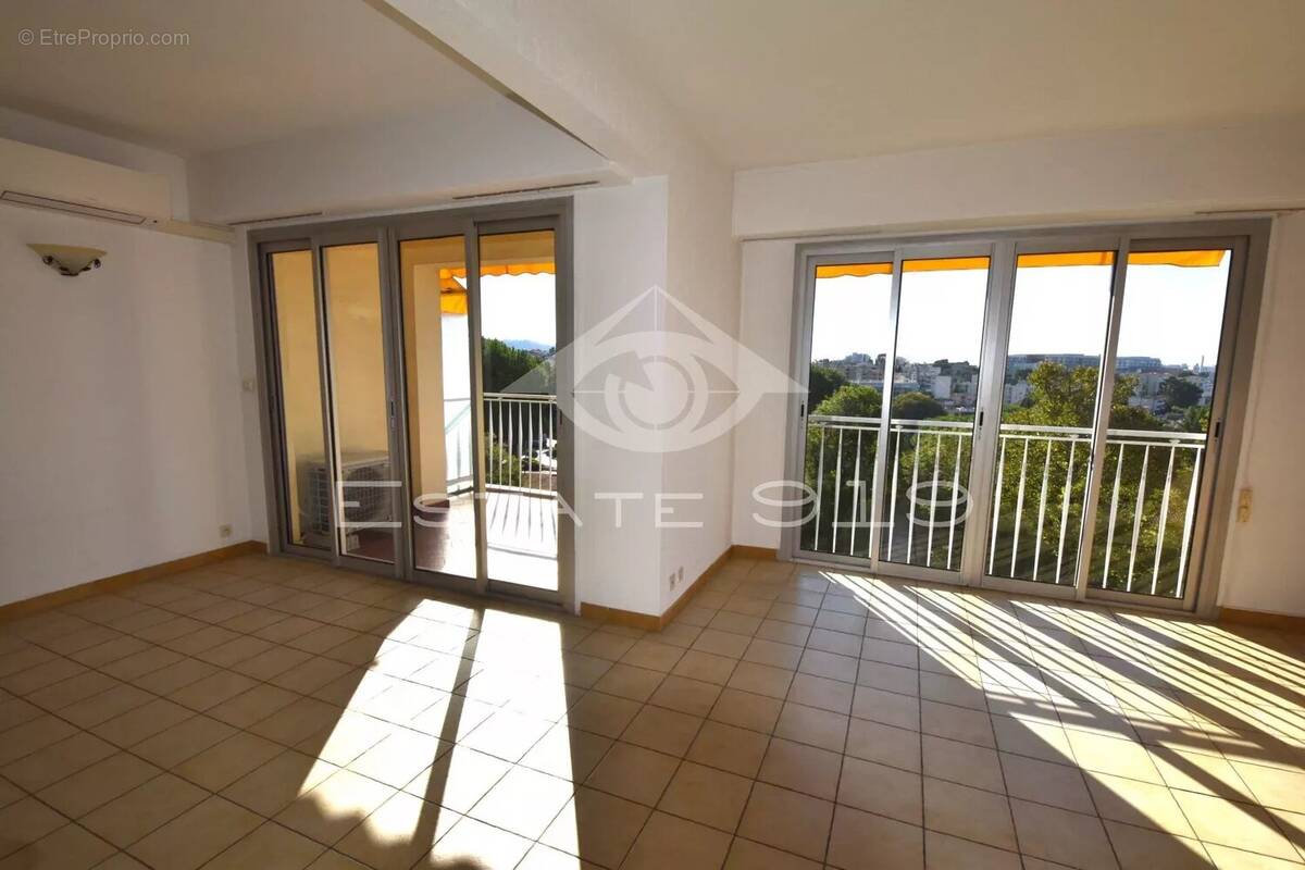 Appartement à LE CANNET