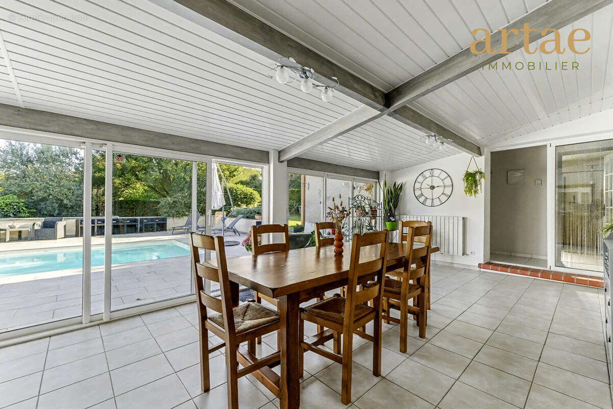 Maison à AYGUESVIVES