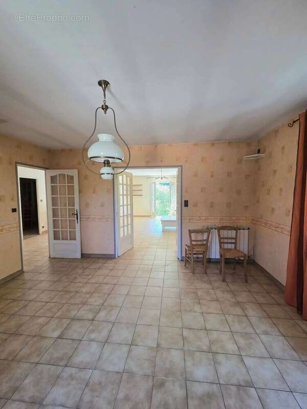 Maison de plain-pied avec grand terrain - photo 8
