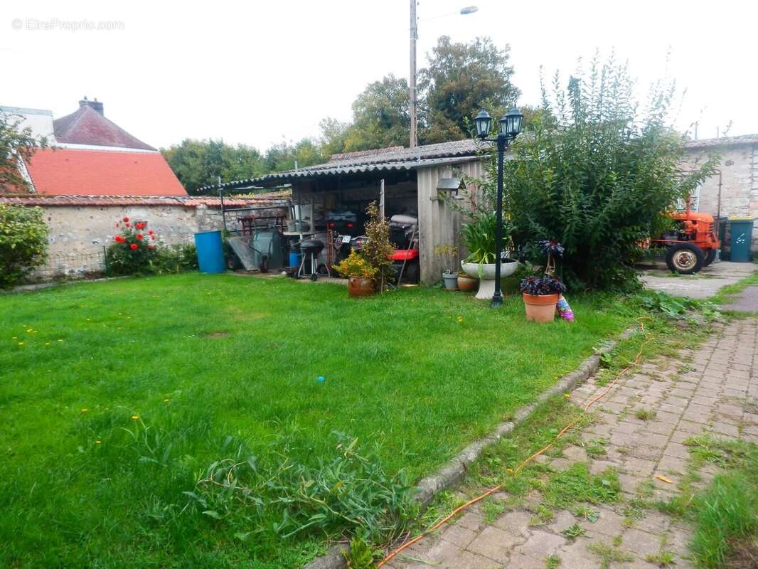 Maison à LA CHAPELLE-REANVILLE