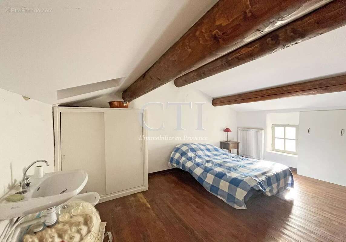 Maison à MONTBRUN-LES-BAINS