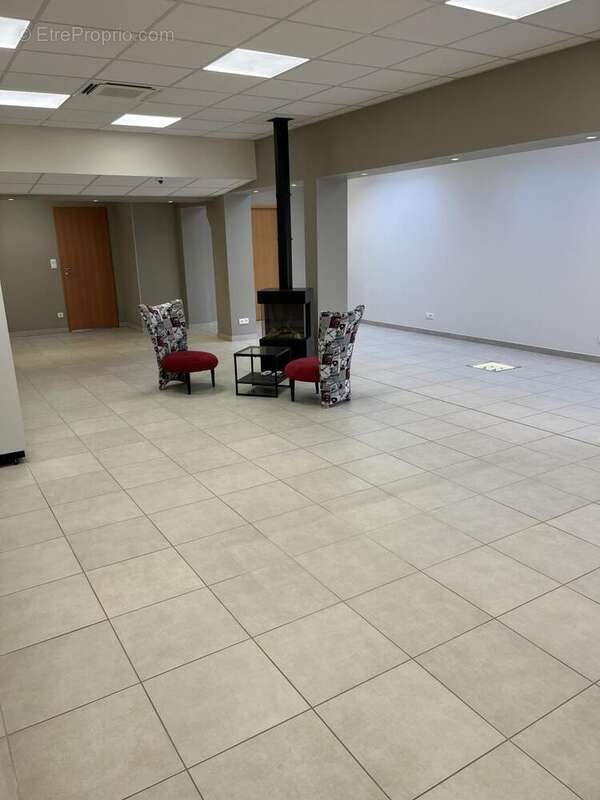 394 m² à Epernay  - photo 2