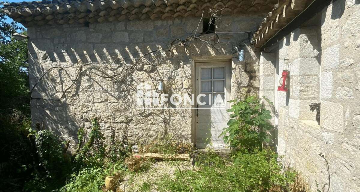 Maison à CASTELNAU-MONTRATIER