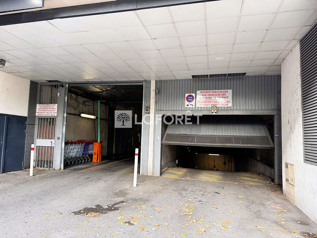 Parking à MARSEILLE-8E